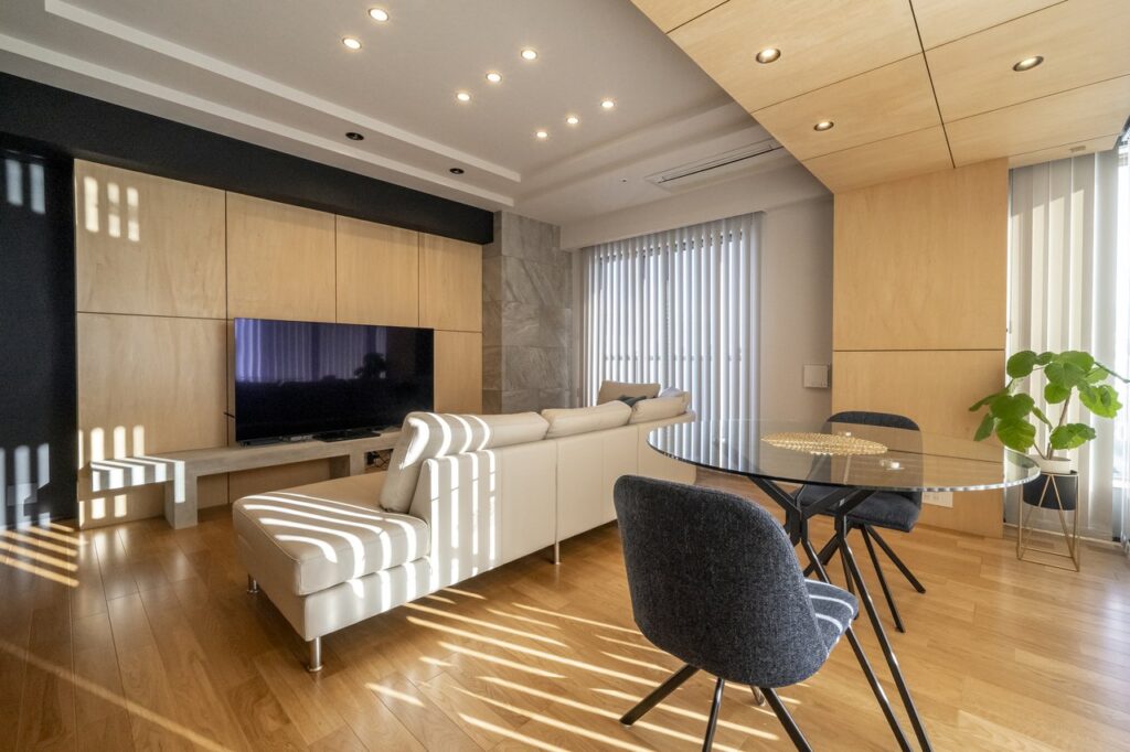 事例①:和モダンの高級リビング