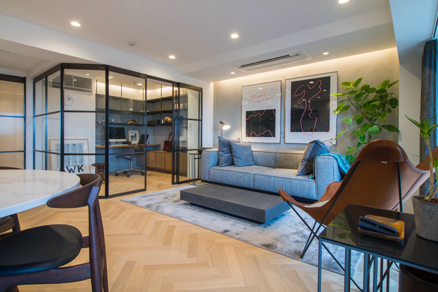 事例⑤:アイアンがアクセントのリビング