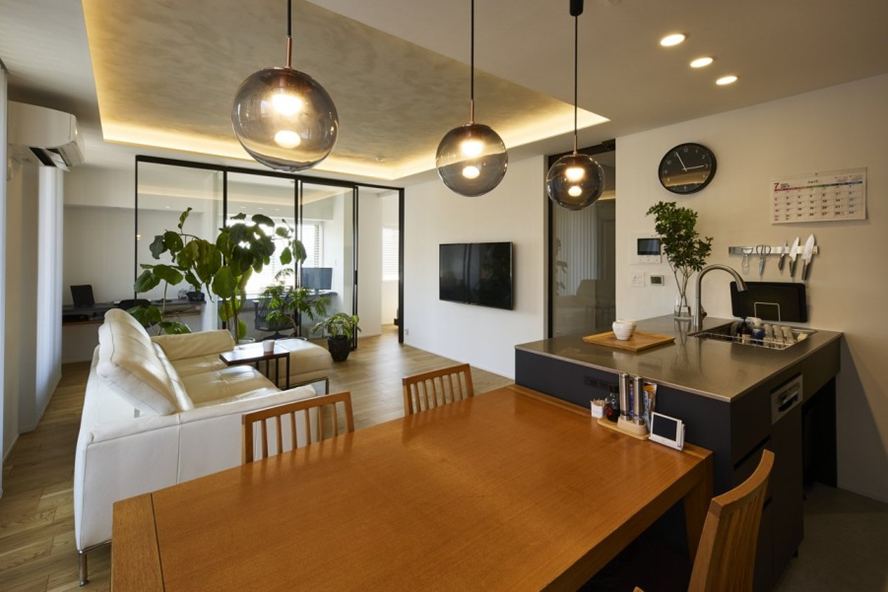 事例4:ワークスペースのあるスタイリッシュな住まい