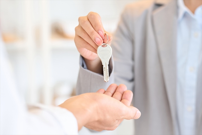 家の名義変更の方法について解説!変更が必要なケースや費用とは?