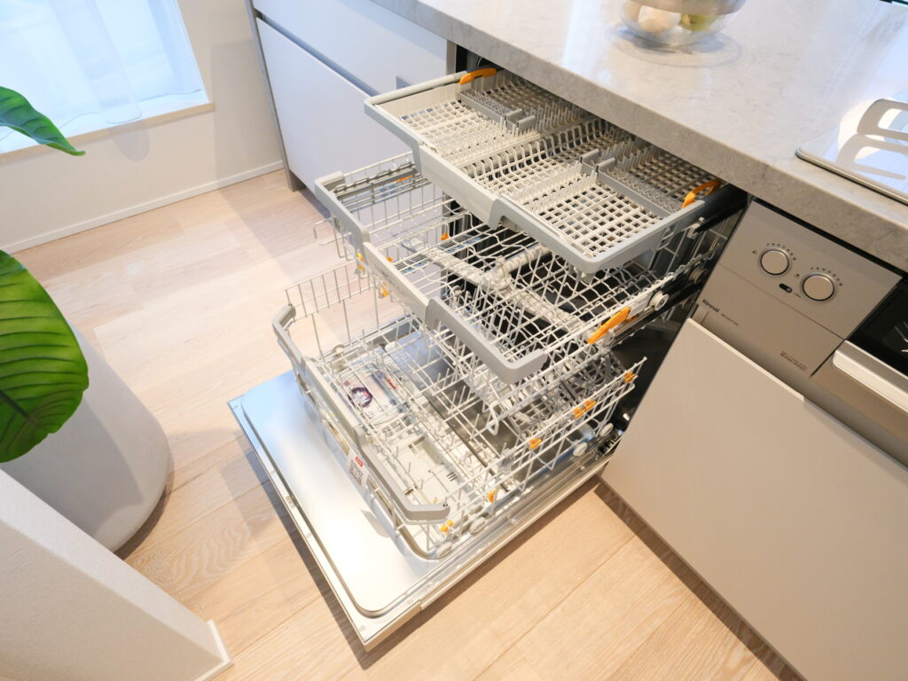 ビルトイン食洗機のメリットやデメリットは？後悔しない判断ポイントやよくあるお悩みを解説します！