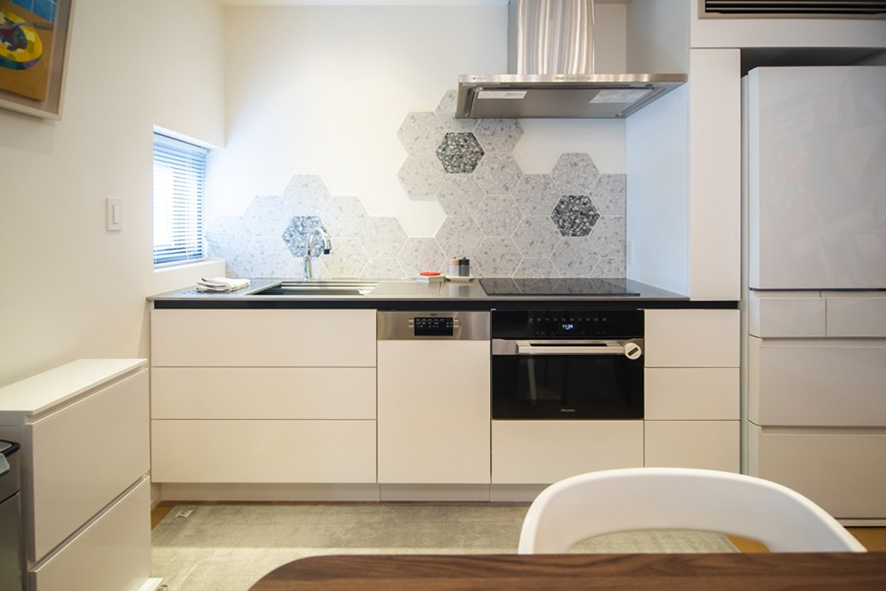 レイアウト①I型キッチン｜最も導入しやすい定番スタイル