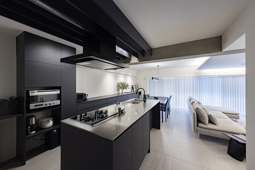 レイアウト⑤アイランドキッチン｜開放感と回遊動線が魅力