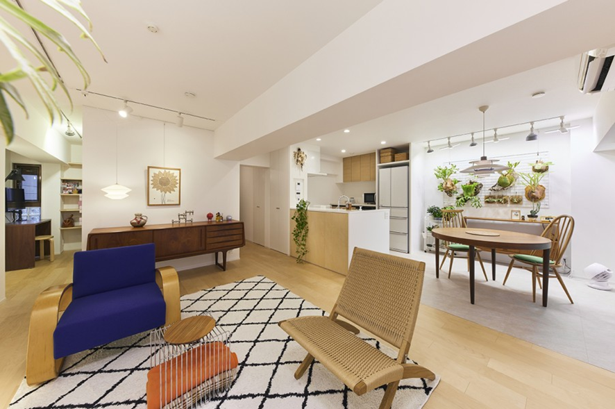 広さによってはソファを置かずに椅子、ラグを設置