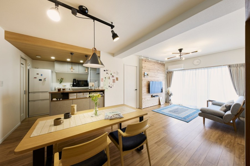 【570万円】色選びにこだわった家