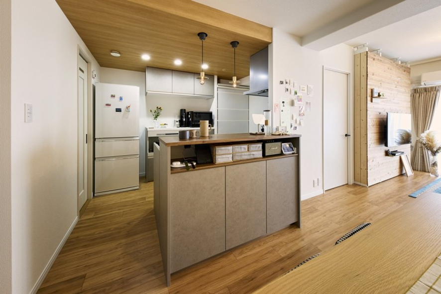 【570万円】色選びにこだわった家